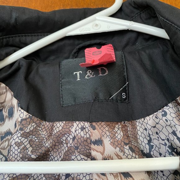 Black trench coat with belt from Paris - s. Small - Picture 4 of 4